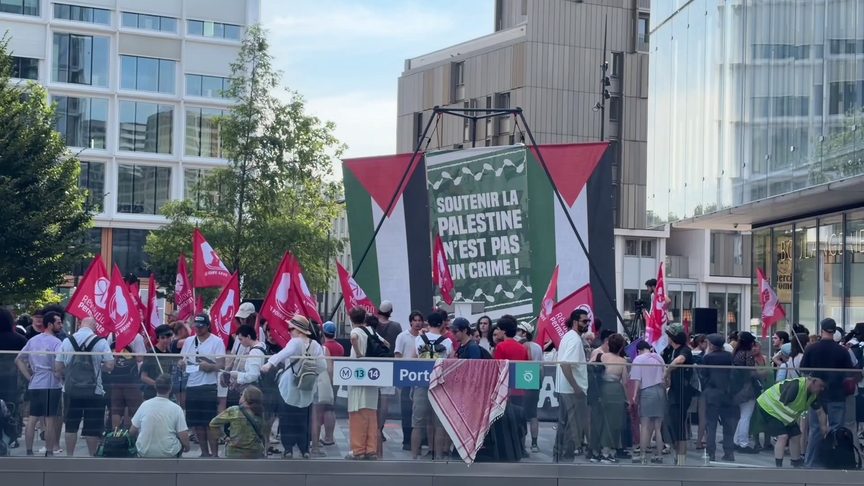 demonstrate-ne-paris-ne-mbeshtetje-te-politikanit-francez-kazib-qe-perballet-me-gjyq-per-postimet-mbi-palestinen