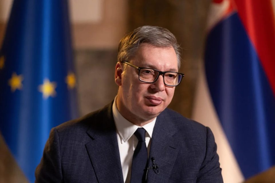 vuciq-paralajmeron-doreheqjen:-brenda-pak-javesh-do-te-largohem-nga-posti-i-presidentit