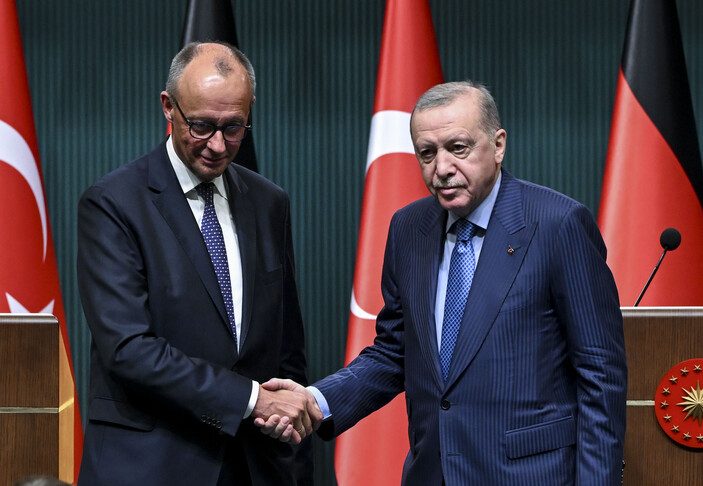 presidenti-erdogan-dhe-kancelari-merz-diskutojne-per-ceshtjet-globale