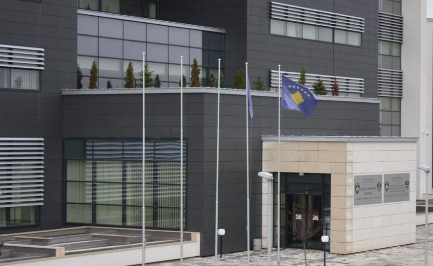 i-akuzuar-per-arrestimin-dhe-keqtrajtimin-e-84-civileve-ne-luften-e-kosoves,-gjykata-e-prishtines-denon-me-12-vite-burg-ekrem-bajrovic