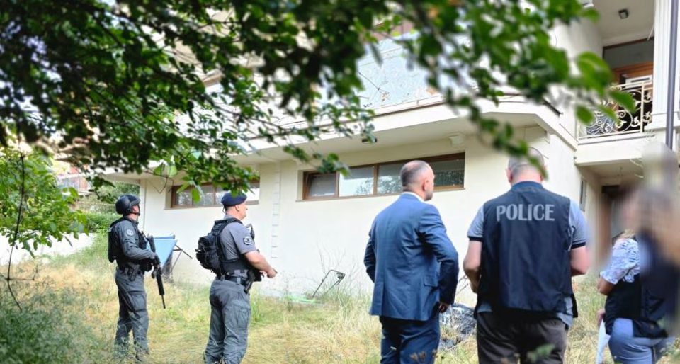 kosova-operacion-anti-droge,-cmontohet-grupi,-sekuestron-asete-ne-vlere-prej-1-milion-euro