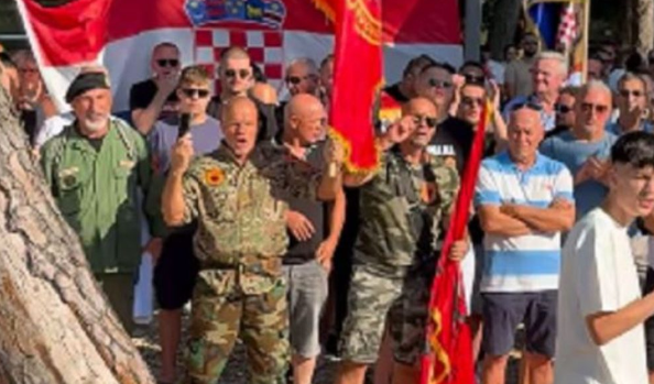 shqiptaret-protestojne-ne-zare-ne-mbeshtetje-te-ish-krereve-te-uck-se