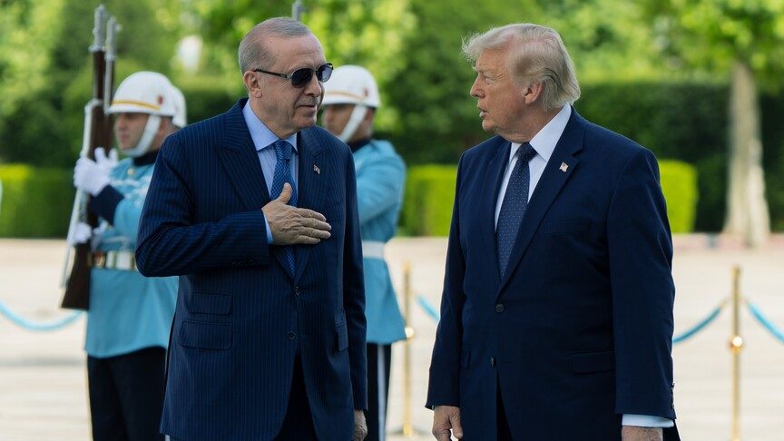 presidenti-erdogan-priti-presidentin-e-shba-se,-trump-me-ceremoni-zyrtare-te-nivelit-“a+”-ne-ankara
