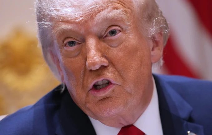 trump:-ngushtica-e-hormuzit-eshte-e-hapur-per-trafik-komercial
