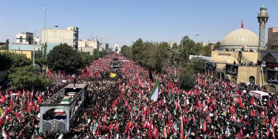 funerali-i-khameneit:-humbja-e-trete-e-shba-se-ne-luften-kunder-iranit