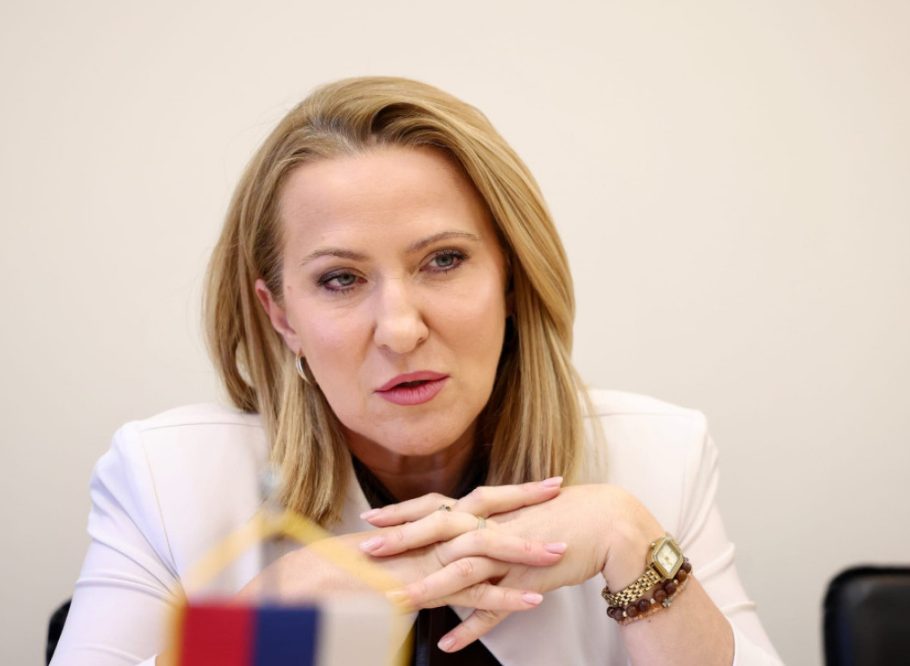 ministrja-ne-qeverine-e-serbise:-po-te-kisha-qene-ne-vend-te-millosheviqit,-do-e-kisha-pastruar-etnikisht-kosoven