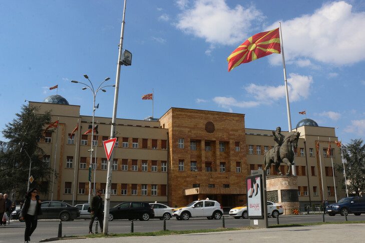 kuvendi-i-maqedonise-se-veriut-voton-rikonstruimin-e-qeverise,-zgjidhen-tete-ministra-te-rinj