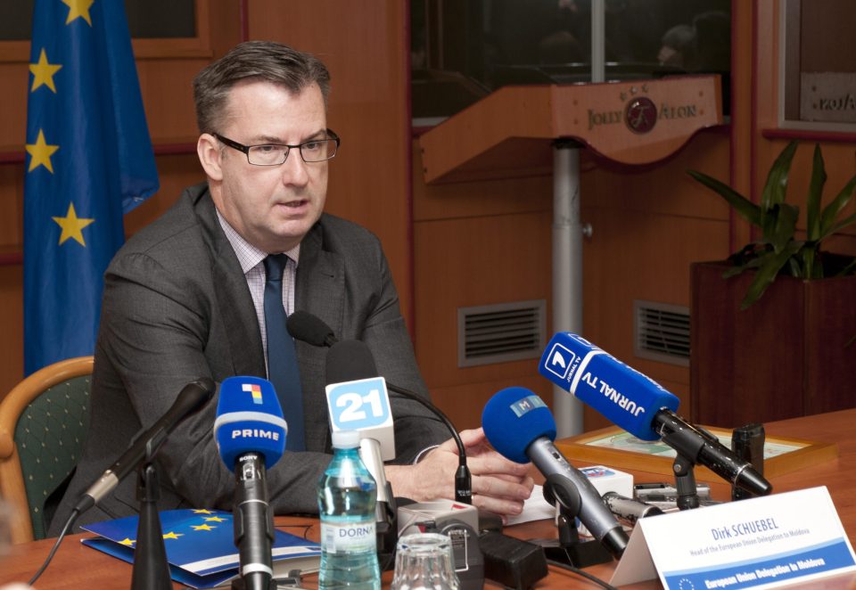 kush-eshte-dirk-schuebel,-ambasadori-i-ri-i-bashkimit-evropian-ne-kosove?
