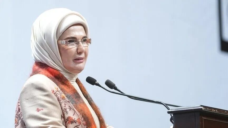 zonja-e-pare-e-turqise-perkujton-rezistencen-e-15-korrikut,-nderon-deshmoret-dhe-veteranet