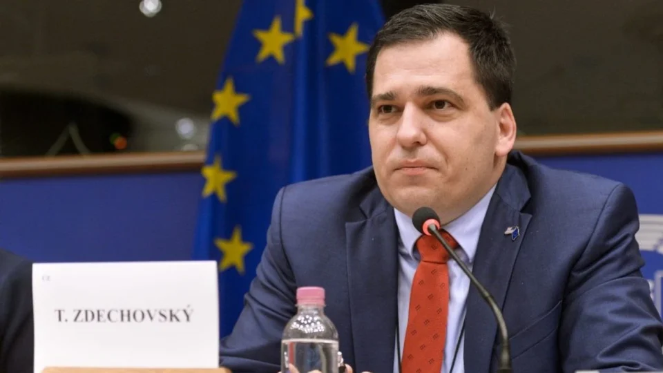 deklarata-e-paunovic-per-“spastrim-etnik”-te-shqiptareve,-eurodeputeti-cek-kerkon-perjashtimin-e-serbise-nga-negociatat-me-be-ne