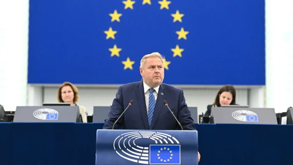“do-ta-spastroja-etnikisht-kosoven”/-deklarata-skandaloze-e-ministres-serbe-ndez-diplomacine,-raportuesi-i-pe:-e-turpshme!