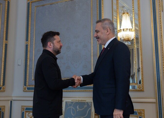 kryediplomati-turk-takohet-me-presidentin-ukrainas-ne-kiev