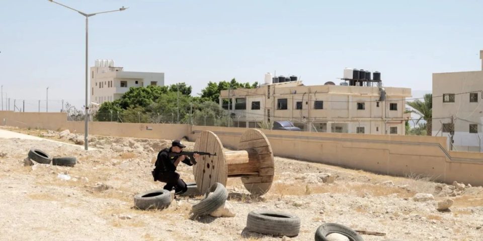 cfare-arrin-te-beje-policia-palestineze-ne-bregun-perendimor?