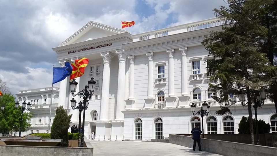 uji-helmoi-mbi-1-mije-qytetare-ne-gostivar,-qeveria-shpall-gjendje-krize