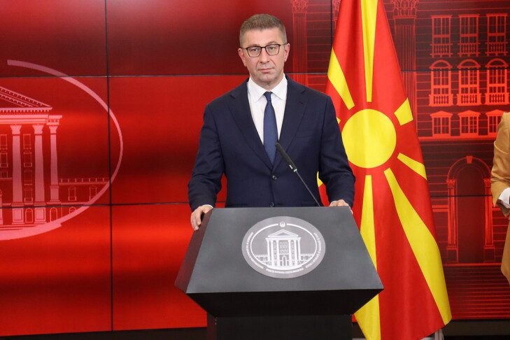 mickoski:-qeveria-do-t’i-kompensoje-qytetaret-qe-pesuan-deme-nga-stuhia-ne-shkup
