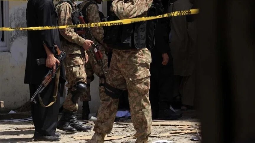 dhjete-te-vrare,-perfshire-personel-sigurie,-ne-nje-sulm-vetevrases-me-bombe-ne-pakistan