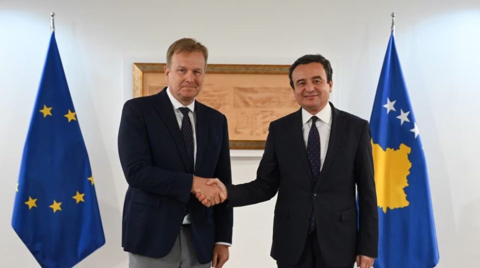 vizite-e-paparalajmeruar-ne-kosove,-sorensen-takon-kurtin-per-ceshtjen-e-gjyqtareve-dhe-prokuroreve-serbe