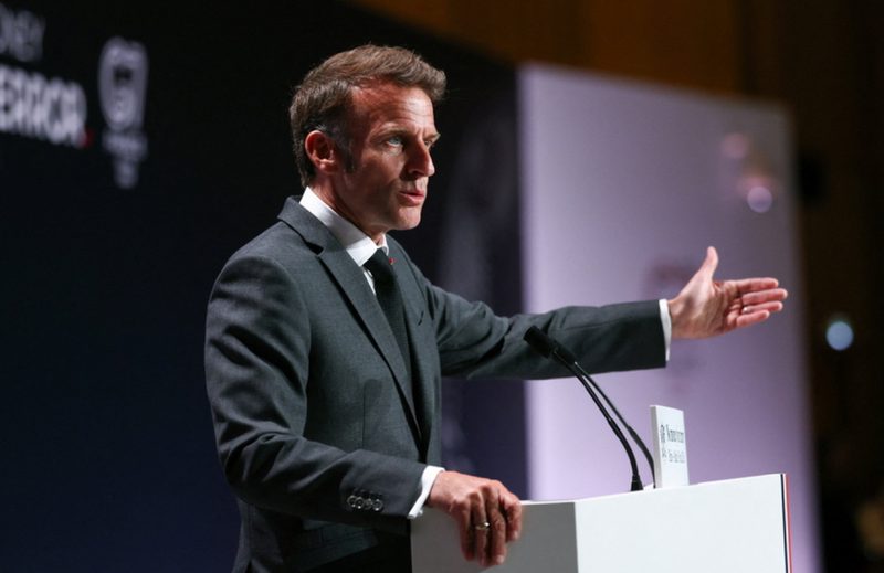 macron-premton-rindertimin-pas-zjarreve-ne-france:-shteti-do-te-jete-ne-terren-sa-te-jete-e-nevojshme