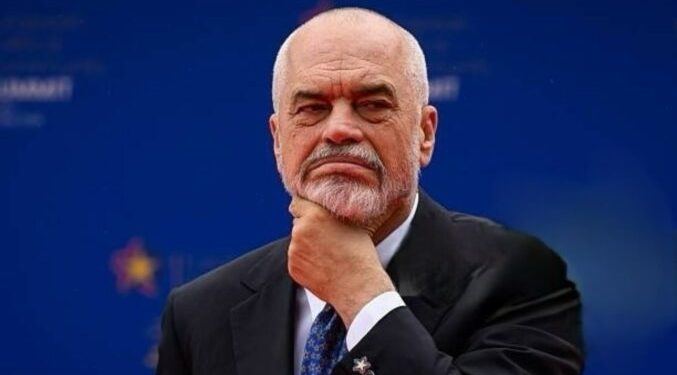 rama-po-mbijeton-me-nje-kohe-politike-te-blere