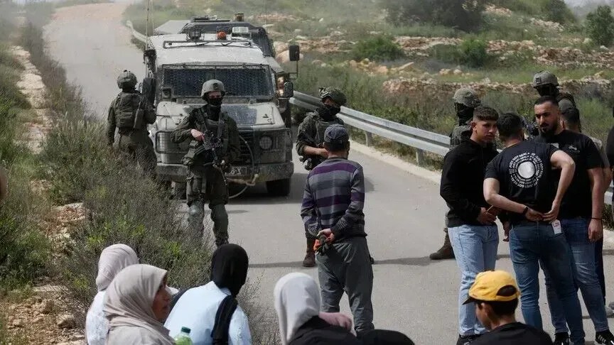 kolonet-izraelite-i-vene-zjarrin-shtepise-dhe-rrembejne-2-palestineze-ne-bregun-perendimor