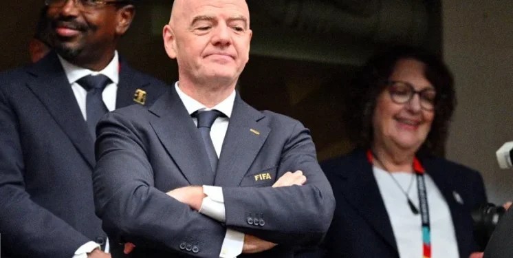infantino,-pergjigje-ndaj-kritikeve:-rrini-pas-ekranit-dhe-perhapni-vetem-urrejtje!