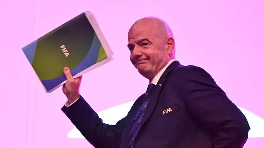 presidenti-i-fifa-s-heq-dore-nga-planet-per-te-shitur-aksionet-ne-kupen-e-botes