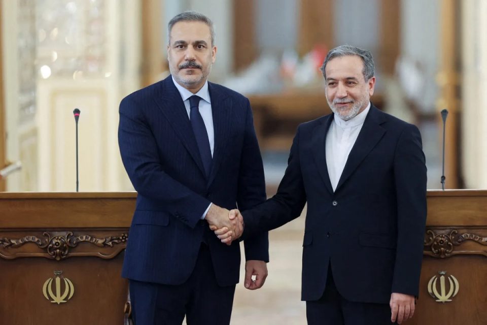 fidan-dhe-araghchi-diskutojne-negociatat,-irani-paralajmeron-kunder-veprimeve-te-shba-se