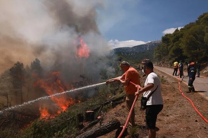 zjarri-ne-perendim-te-athines-shkakton-evakuime-te-reja,-dy-te-arrestuar