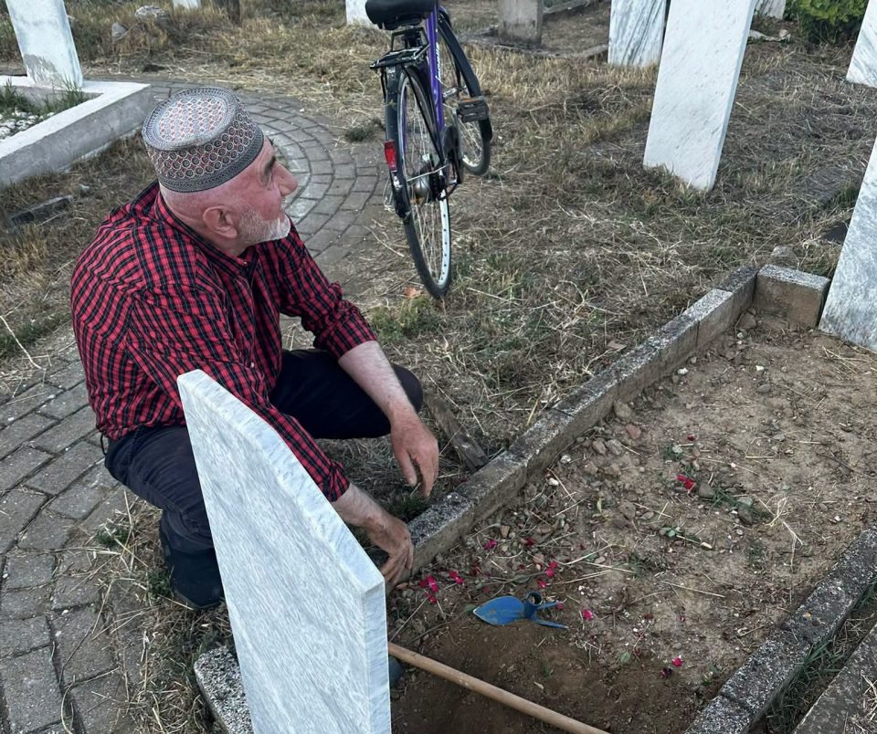 nje-takim-ne-varrezat-e-tetoves-qe-prek-zemren