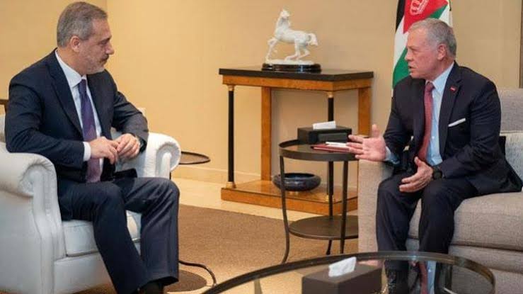 ministri-i-jashtem-turk-pritet-nga-mbreti-abdullah-i-jordanise-ne-aman