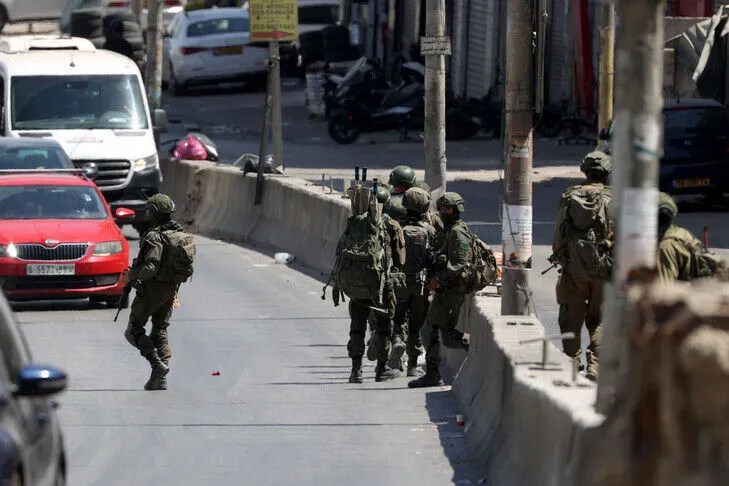 izraeli-vazhdon-sulmet-ne-kampin-qalandia-per-te-dyten-dite,-duke-plagosur-palestineze