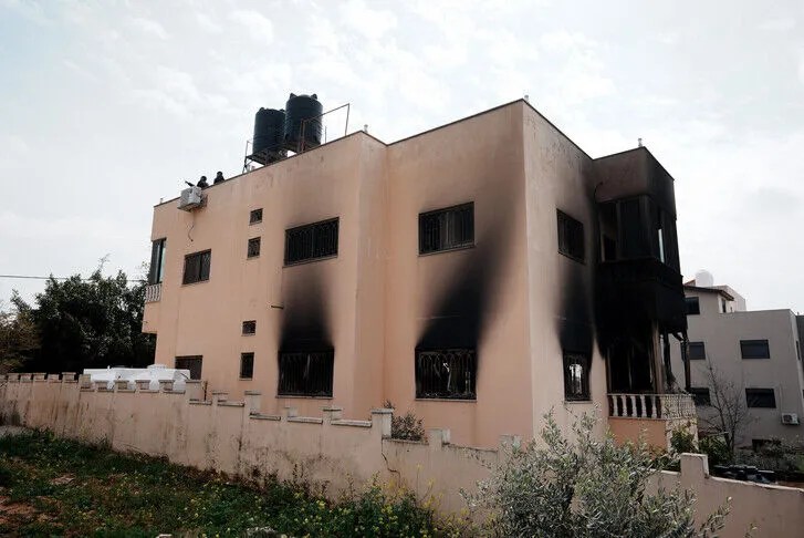 pushtuesit-izraelite-dogjen-disa-shtepi-dhe-plagosen-6-palestineze-ne-bregun-perendimor