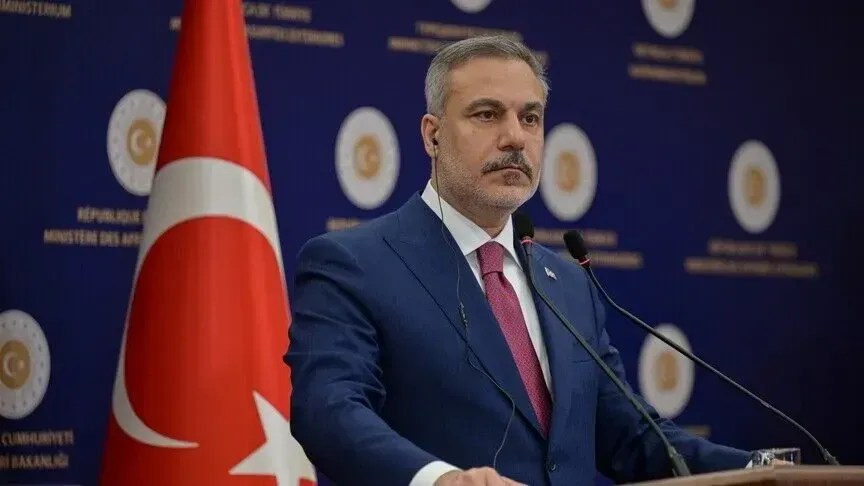 kryediplomati-turk-fidan:-sulmet-izraelite-kercenojne-stabilitetin-e-sirise