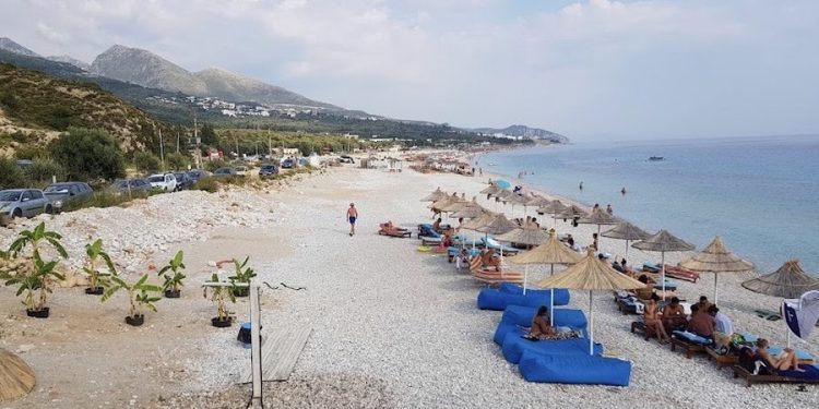 ne-shqiperi-propaganda-eshte-me-e-shpejte-se-ambulanca…