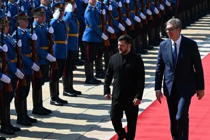 vuciq-pret-zelenskyyn-me-ceremoni-ne-beograd,-thote-se-serbia-mbeshtet-integritetin-territorial-te-ukraines