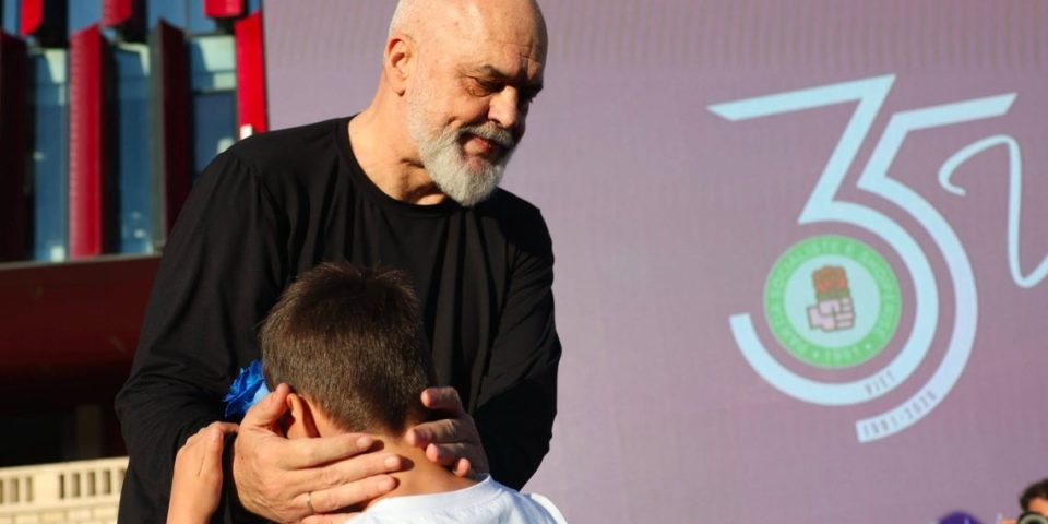 nga-partia-socialiste-te-partia-e-resorteve:-si-duhet-lexuar-ky-njeri-dhe-qeverisja-e-tij…