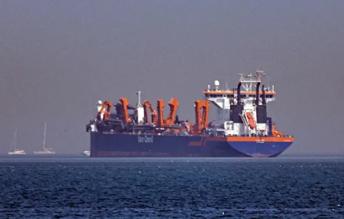 irani-paraqet-kerkesa-te-rrepta-per-rihapjen-e-ngushtices-se-hormuzit