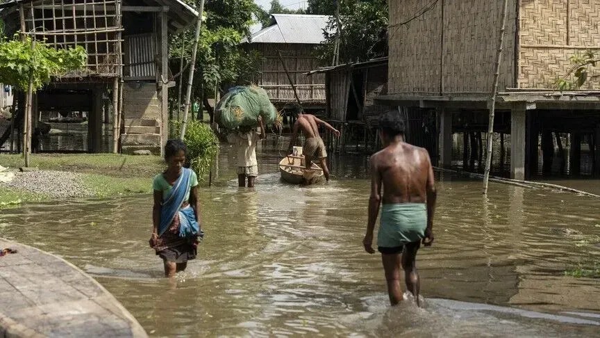 indi,-rritet-ne-100-numri-i-viktimave-nga-permbytjet-ne-assam