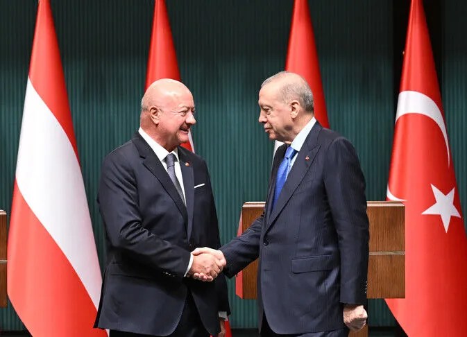 kancelari-austriak-vlereson-perpjekjet-e-turqise-per-t’i-dhene-fund-luftes-rusi-ukraine-dhe-rolin-e-saj-ne-rajon