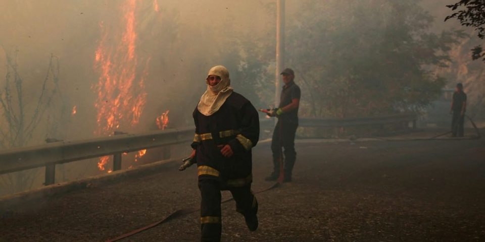 vereni-se-c’specialist-anti-zjarr-ka-shqiperia,-por-qe-i-mbetet-te-shkruaje-vetem-ne-fb