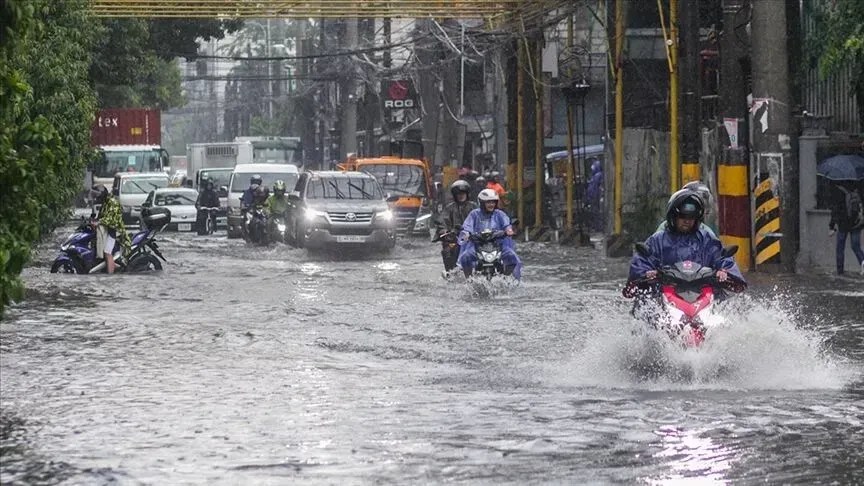 filipine,-pezullohet-puna-e-qeverise-dhe-mesimi-ne-metro-manila-per-shkak-te-reshjeve-te-dendura