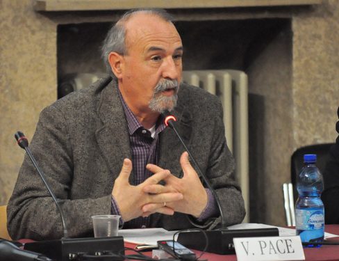 me-shkak-nje-22-vjecar:-profesori-italian-rreket-te-shpjegoje-e-mbroje-islamin-shqiptar