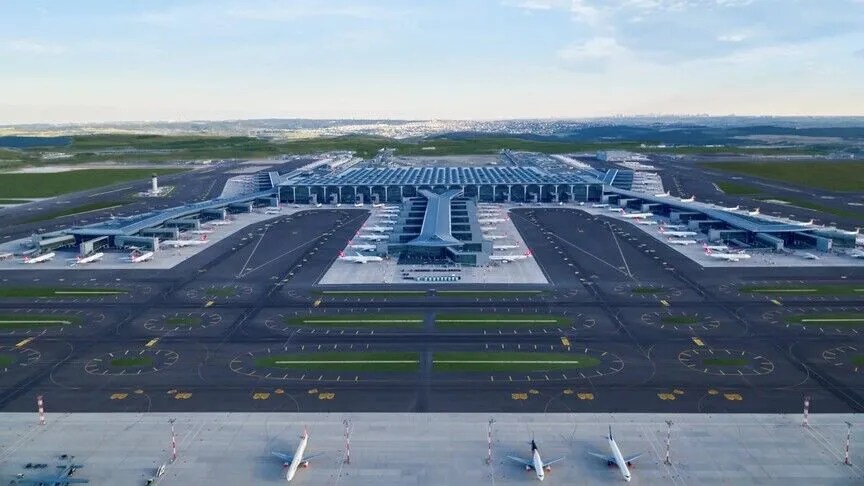 aeroporti-i-stambollit-vendos-rekord-te-ri-ditor-per-fluturime-dhe-pasagjere