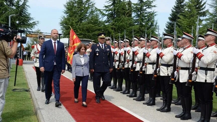 me-pjesemarrje-te-udheheqjes-shteterore-dhe-ushtarake,-maqedonia-e-veriut-shenon-diten-e-armates