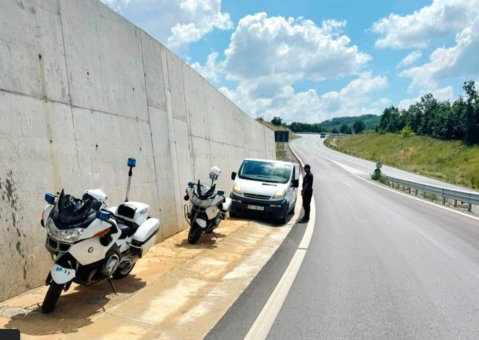 policet-me-motore-ne-aksion:-61-gjoba-per-shkelesit-e-trafikut-ne-ferizaj-–