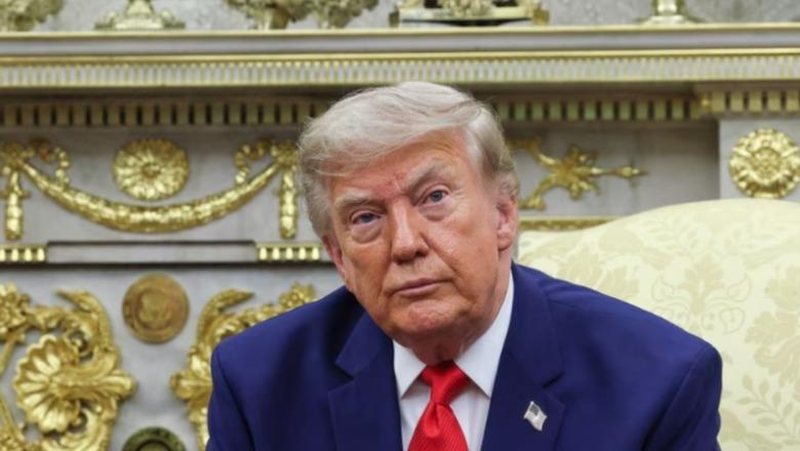 trump-njofton-se-ka-pezulluar-tarifen-50-per-qind-ndaj-kanadase-per-nje-periudhe-treditore