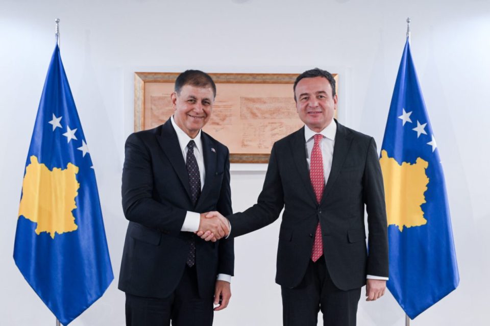 kurti-pret-kryetarin-e-izmirit,-diskutojne-thellimin-e-bashkepunimit-kosove–turqi