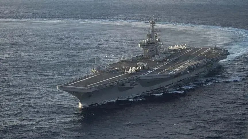 uss-george-washington-mberrin-ne-lindjen-e-mesme,-pritet-te-zevendesoje-uss-abraham-lincoln