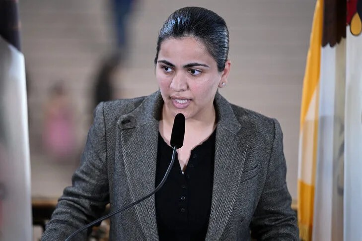 aisha-wahab-behet-afgano-amerikania-e-pare-e-zgjedhur-ne-kongresin-e-shba-se