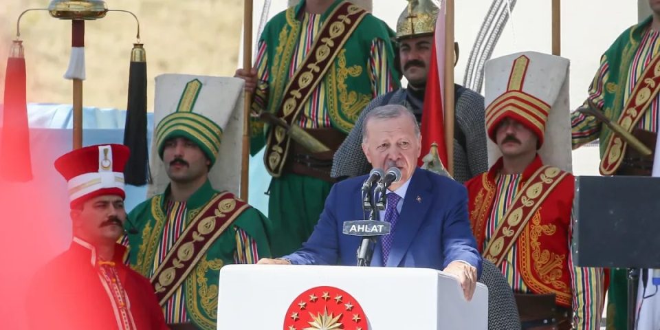 erdogan-shpalos-turqine-e-tij-perballe-izraelit-me-kompani